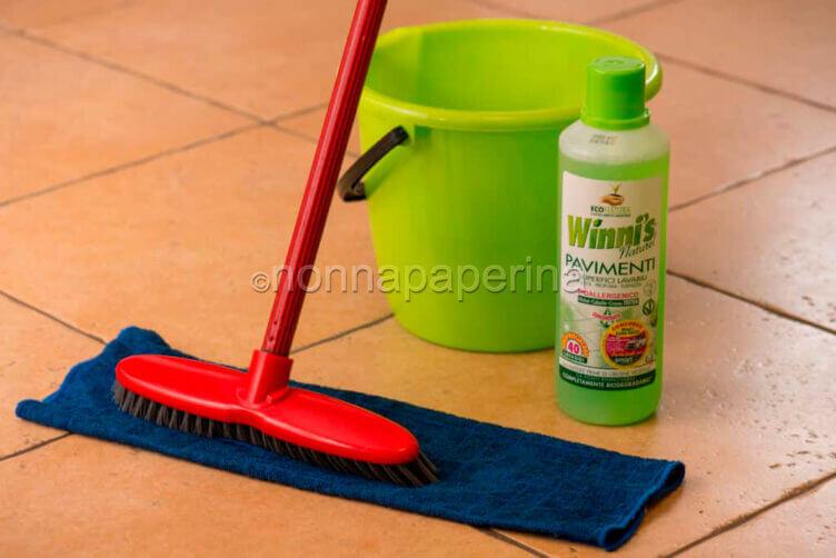 Superfici e pavimenti : detergenti per chi è allergico Superfici e pavimenti