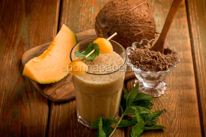 Esotico frullato di noni, melone, cocco e menta Esotico frullato di noni, melone, cocco e menta