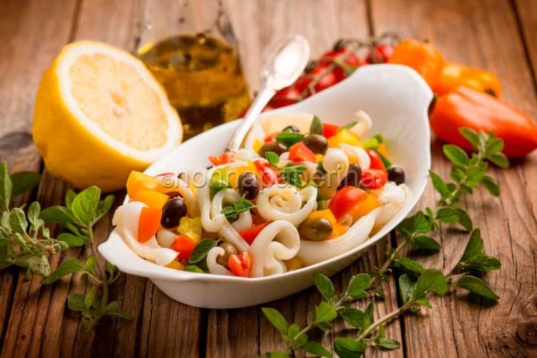 Fettuccine di seppie alla mediterranea fettuccine seppie e pomodorini