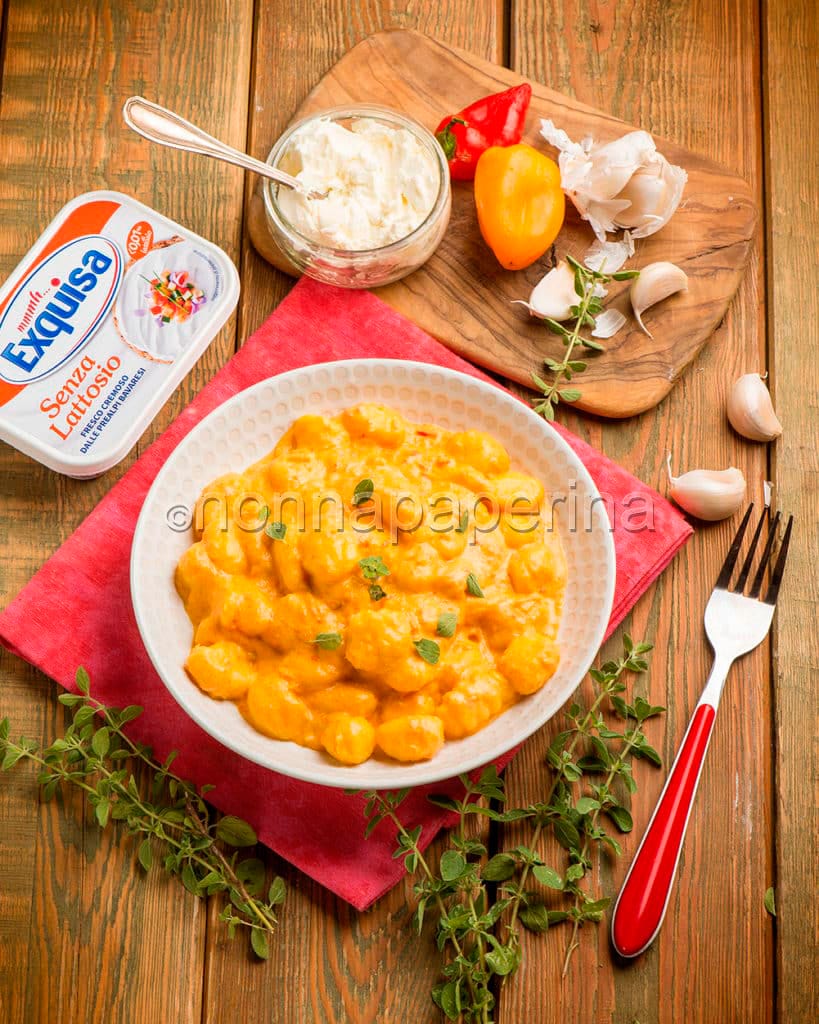 gnocchi alla crema di peperoni e formaggio gnocchi alla crema di peperoni e formaggio