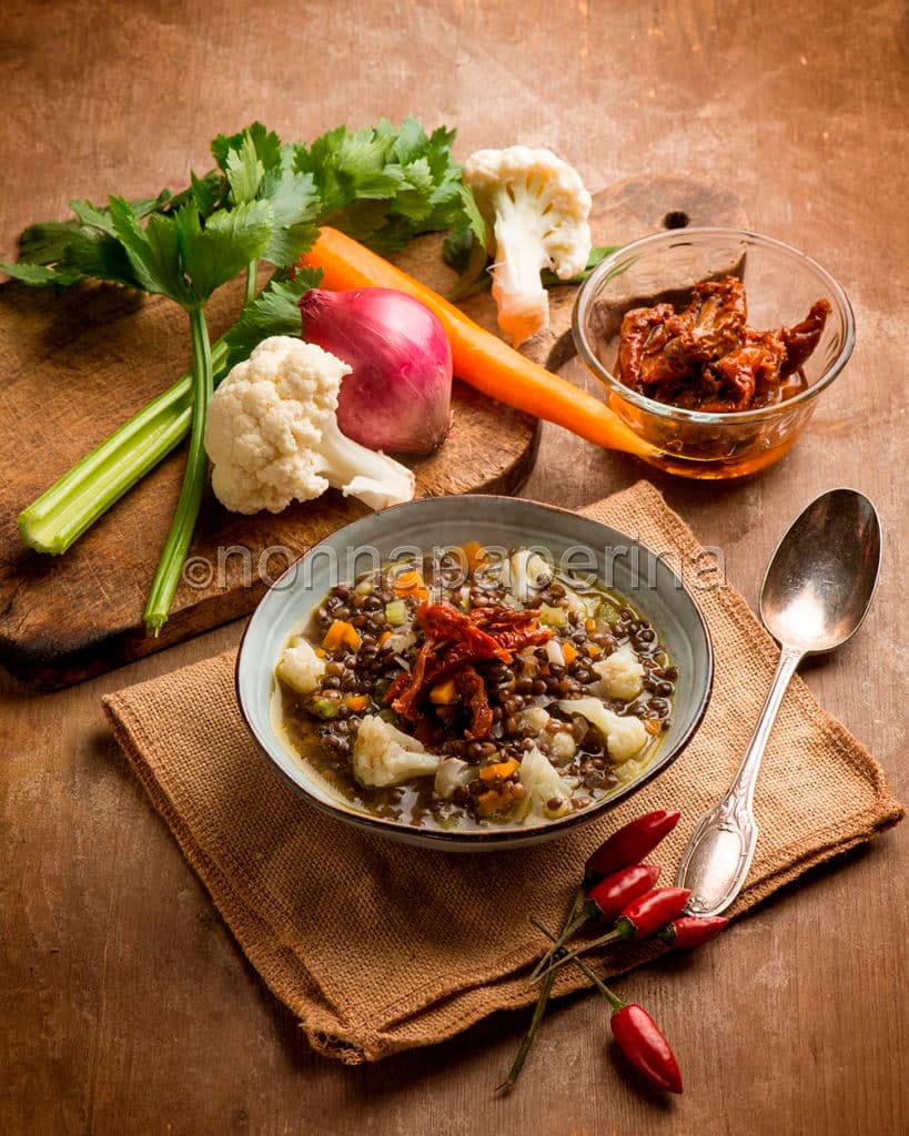 minestra di lenticchie nere