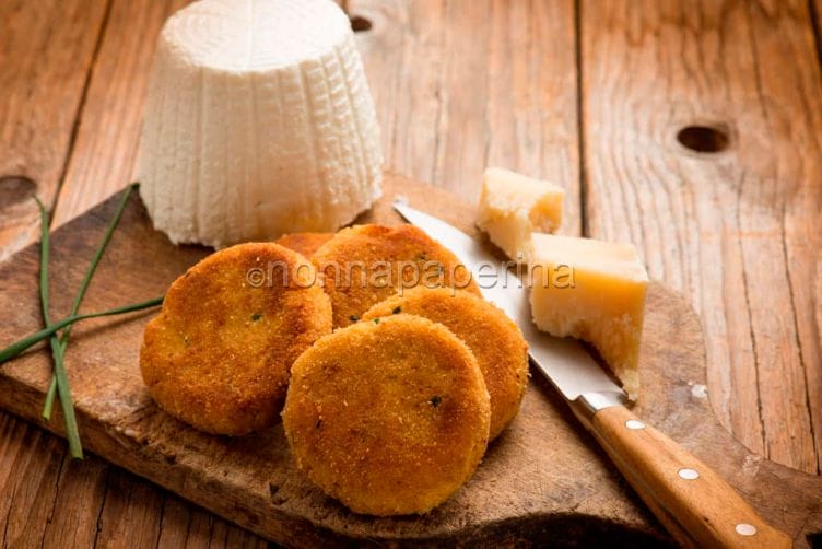 mini hamburger di ricotta e Grana
