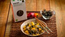 Sapori d’oriente col riso integrale all’alga wakame