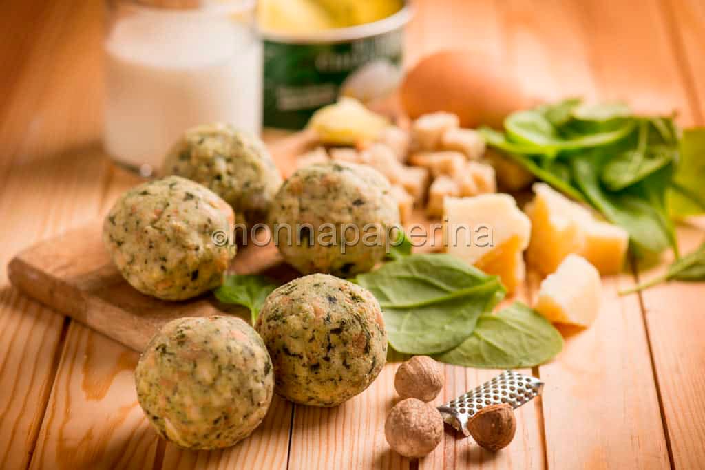 canederli agli spinaci canederli agli spinaci