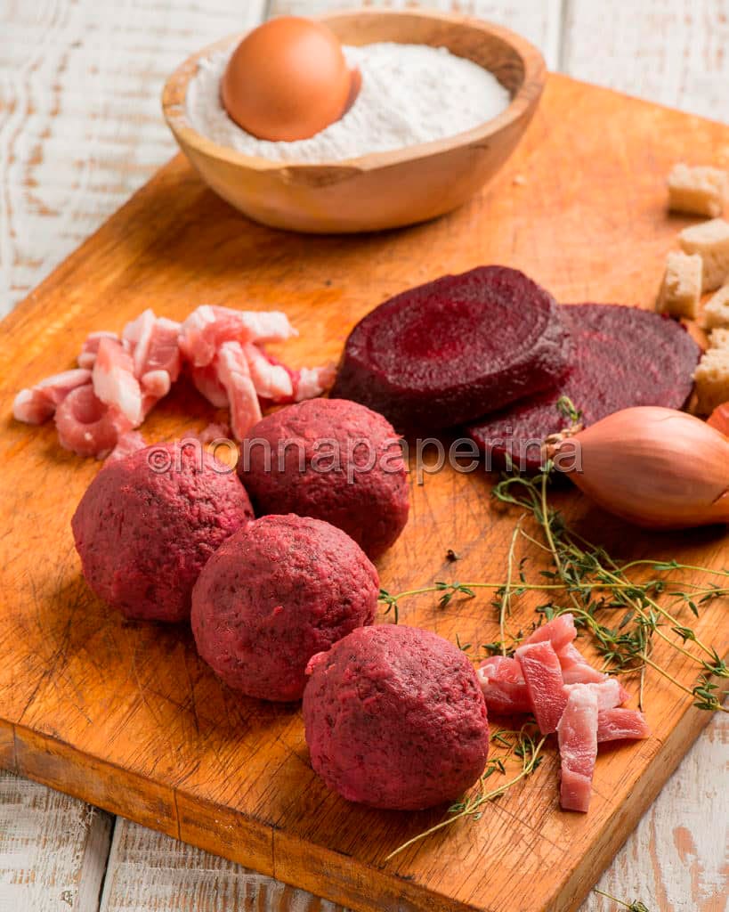 Canederli alle barbabietole Canederli alle barbabietole