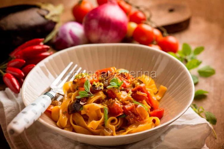 Fettuccine con melanzane