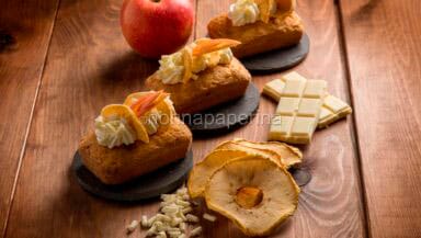 Mini plumcakes mele e cioccolato bianco