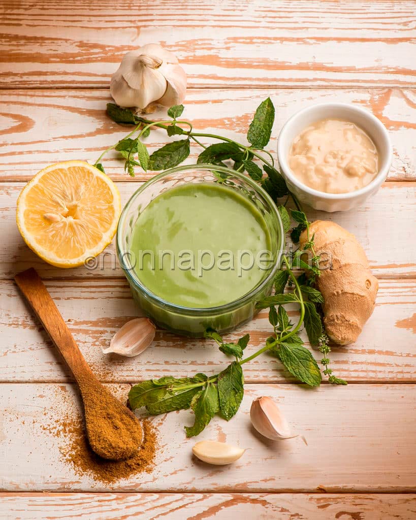 Salsa al coriandolo e menta