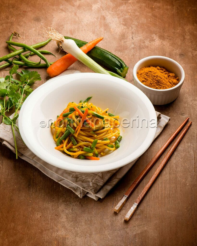 Spaghetti con fagiolini e coriandolo Spaghetti con fagiolini e coriandolo