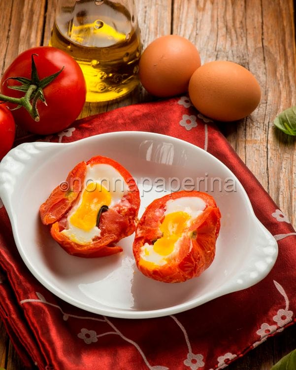 Uova nel pomodoro