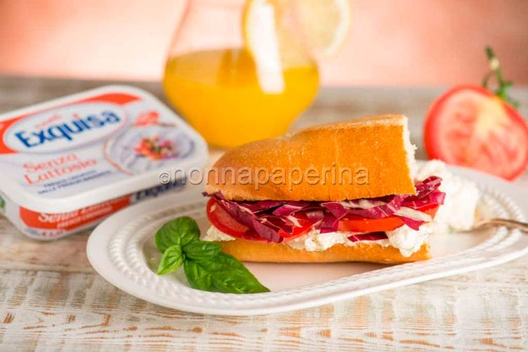 Baguette con formaggio cremoso: sfizio delizioso baguette con formaggio cremoso