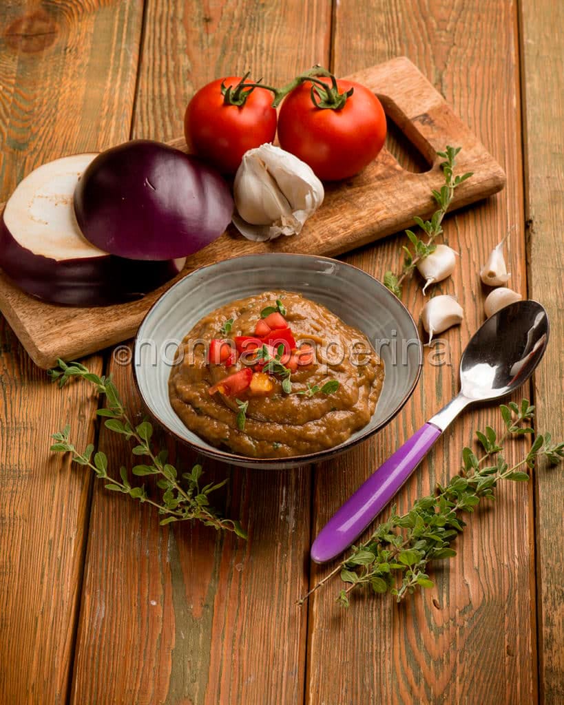 crema di melanzane e pomodorini