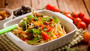 insalata di trofie con pomodorini