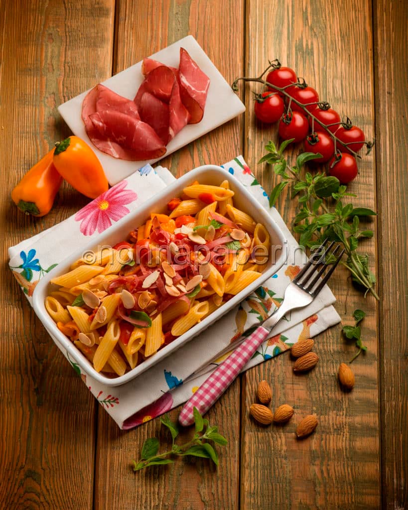 insalata di pasta con bresaola e peperoni Insalata di pasta con bresaola e peperoni