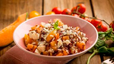 insalata di riso con melone e pomodorini