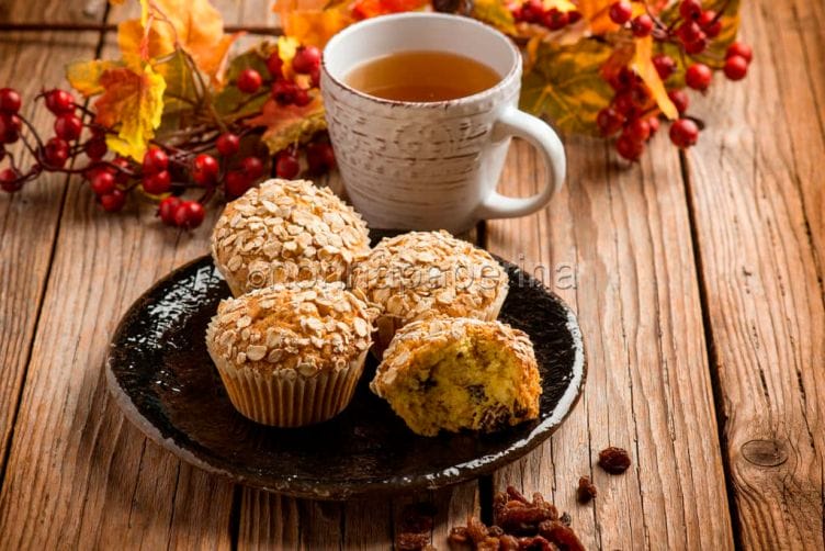 Accogliamo l’autunno: muffins di avena e uvetta muffins di avena e uvetta