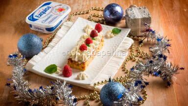 crostino di panettone con namelaka e lamponi