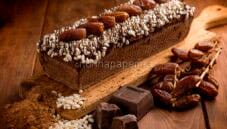 Plumcake al cioccolato con riso soffiato e datteri