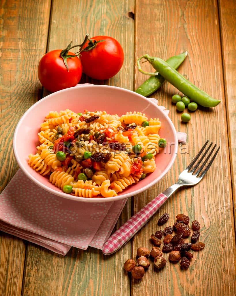 radiatori ai piselli con capperi radiatori ai piselli con capperi