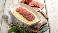 Cotechino con purè di patate: inno alla bontà a tavola