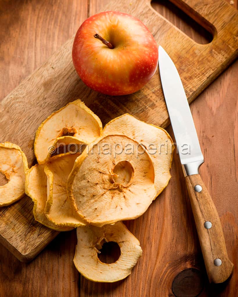 Mele essiccate al forno