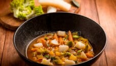 Minestra di broccolo romanesco e baccalà, primo perfetto