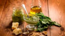 Pesto di cime di rapa: la tradizione pugliese a tavola! Pesto di cime di rapa: la tradizione pugliese a tavola!
