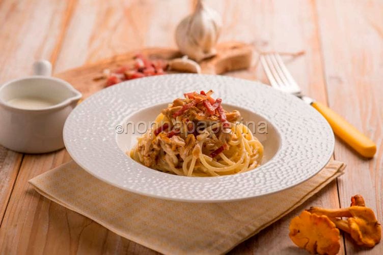 Spaghetti di teff con ragu di finferli