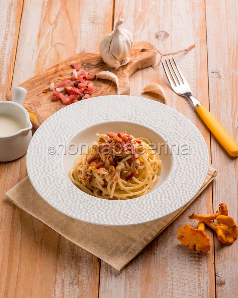 Spaghetti di teff con ragù di finferli