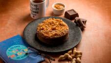 Festa del papà: Torta al cacao con pralinato di arachidi