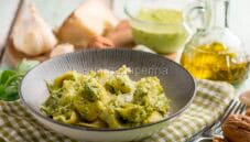 Tortelli ricotta e spinaci al pesto di piselli