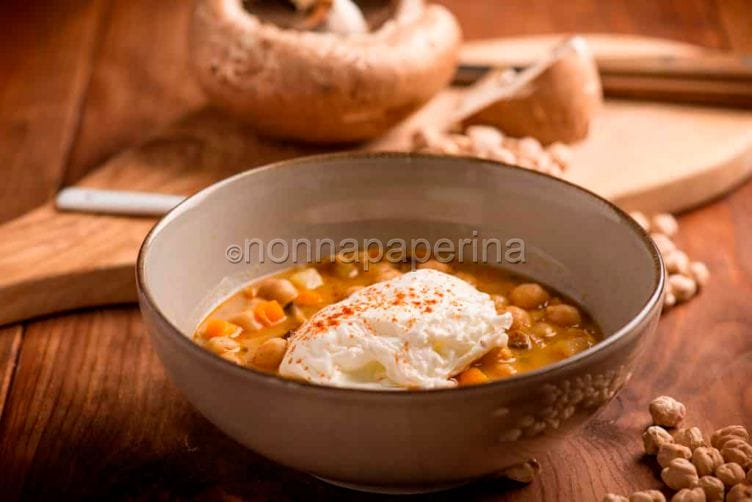 Zuppa di ceci e funghi
