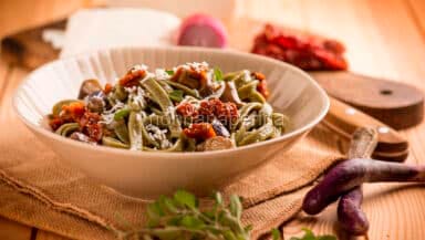 tgliatelle con melanzane perline