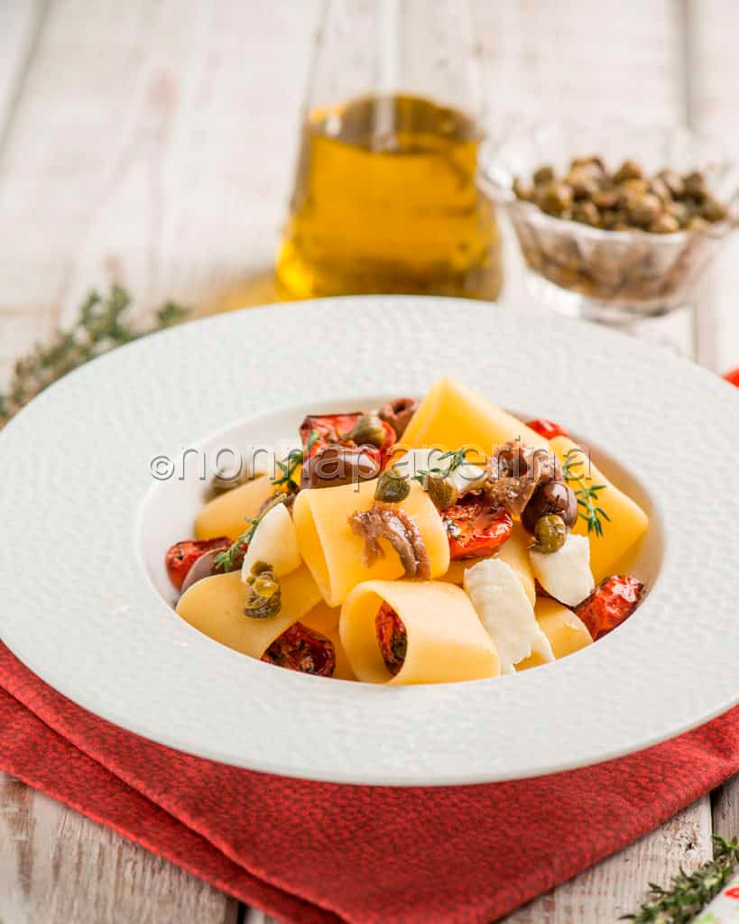 Calamarata con mozzarella di bufala Calamarata con mozzarella di bufala