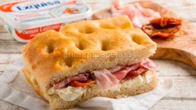 Focaccia con formaggio Exquisa