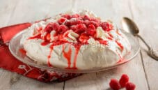 Pavlova al tè chai, una bontà da Cucchiaio D’Argento! Pavlova al tè chai, una bontà da Cucchiaio D’Argento!