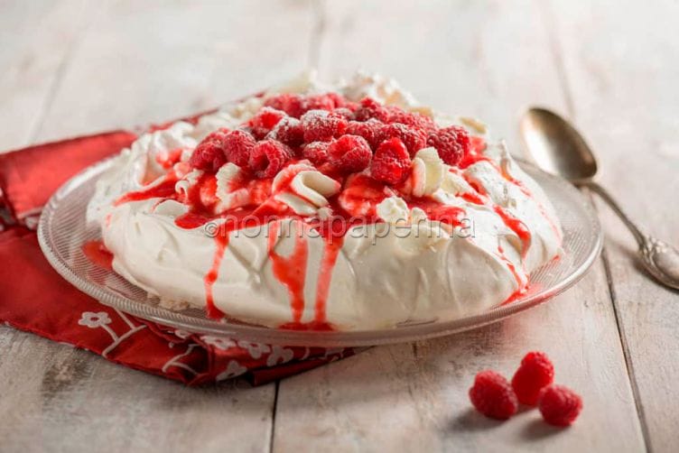 Pavlova al tè chai, una bontà da Cucchiaio D’Argento! Pavlova al tè chai