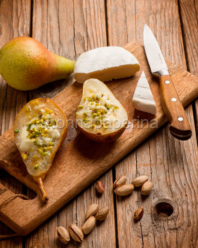 Pere con tomini e granella Pere con tomini e granella