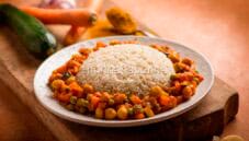 Riso basmati con verdure e ceci, un primo gustoso