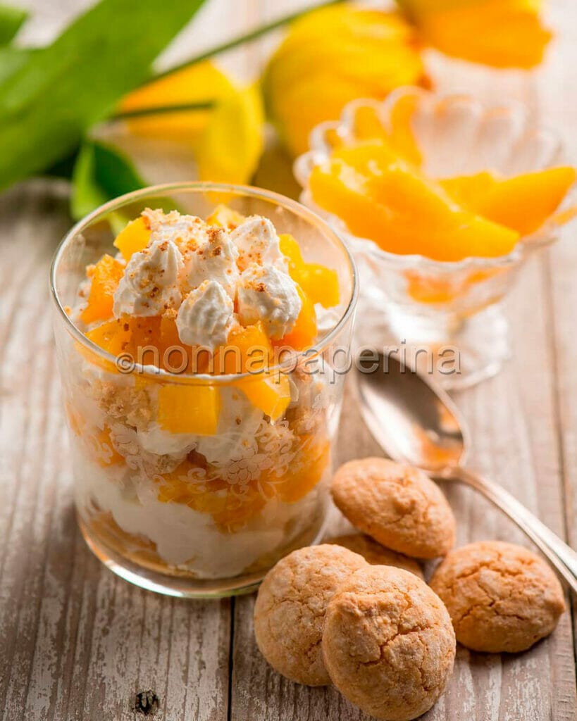 Tiramisù alle pesche sciroppate Tiramisù alle pesche sciroppate