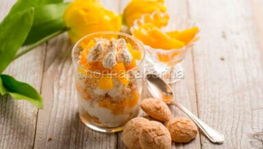 Tiramisu alle pesche sciroppate