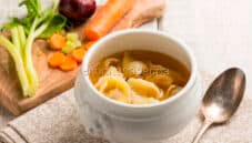 Tortellini in brodo alla bolognese, senza tempo