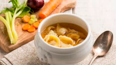 Tortellini in brodo alla bolognese
