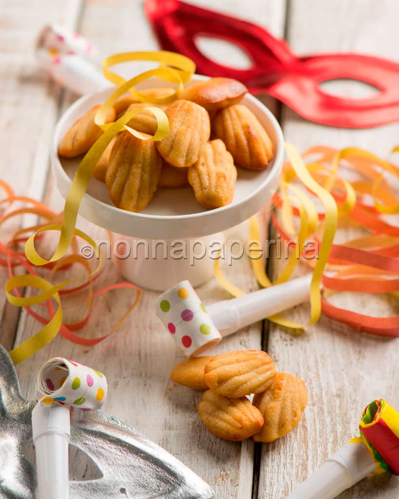 Mini madeleine di mais e mango Mini madeleine di mais e mango