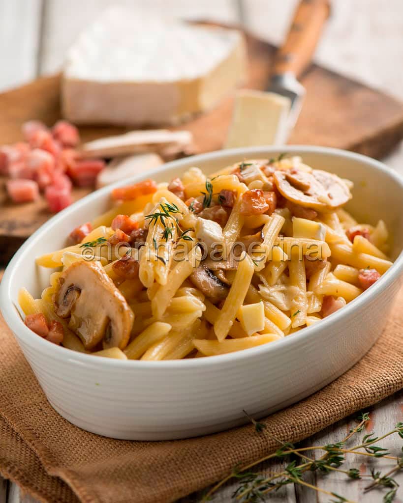 Penne con pancetta e champignon
