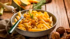 Penne con zucca e cipollotti, un primo per l’autunno