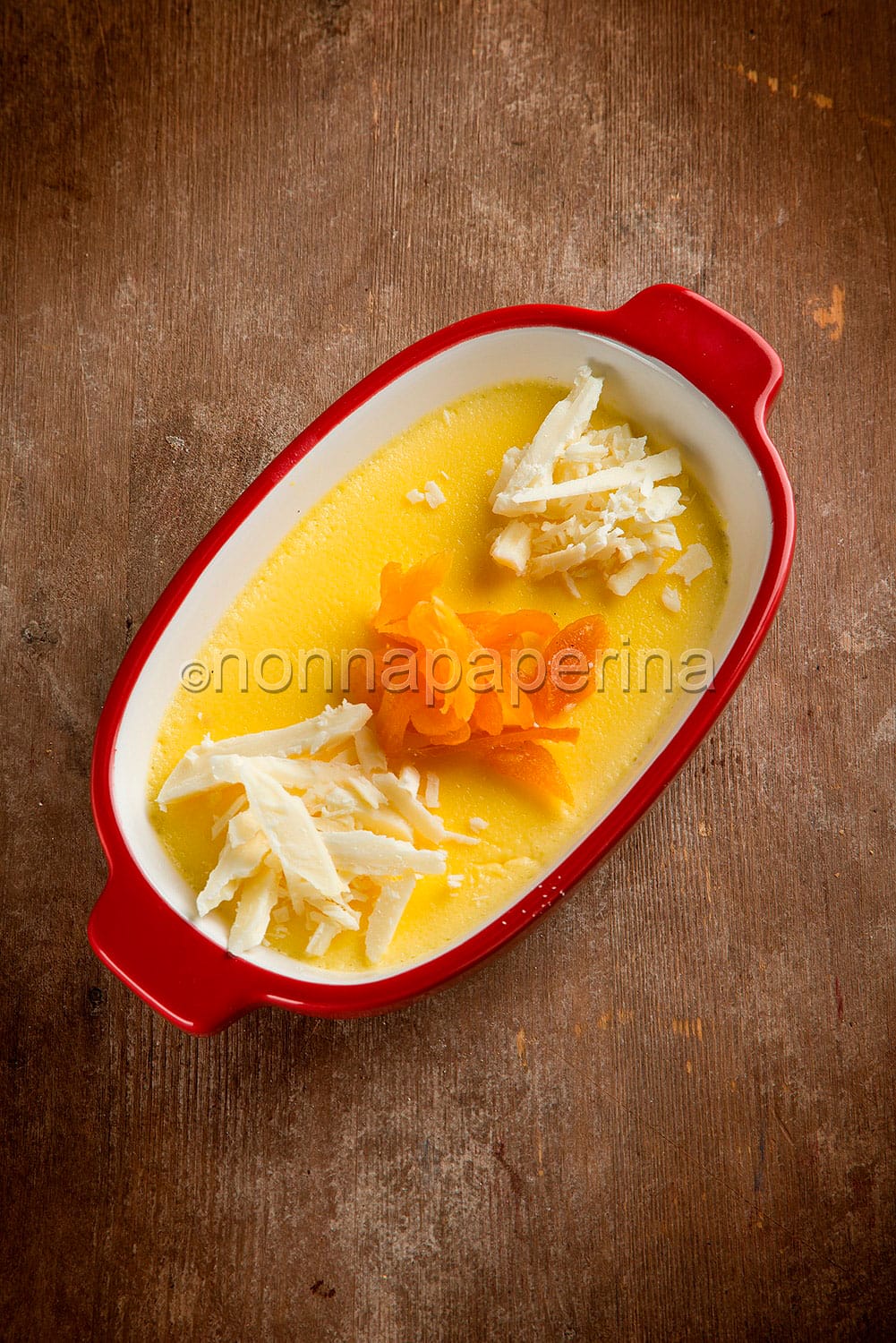 Crema catalana con albicocche Crema catalana con albicocche