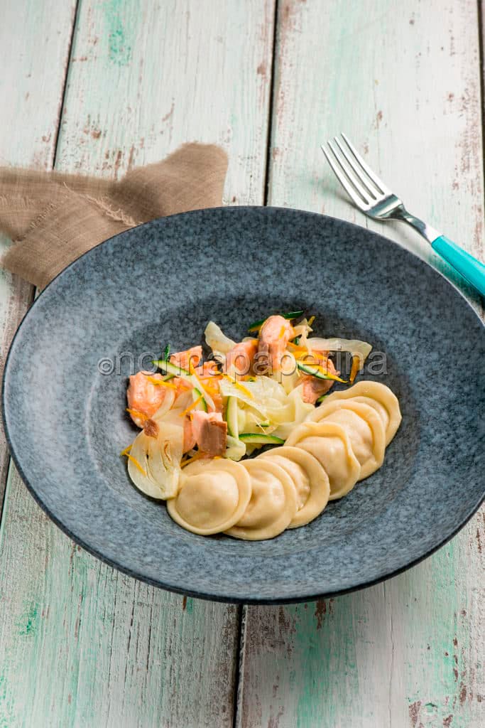 Ravioli con salmone e finocchi