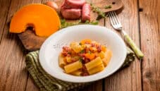 Rigatoni con zucca e salsiccia: un primo davvero squisito!