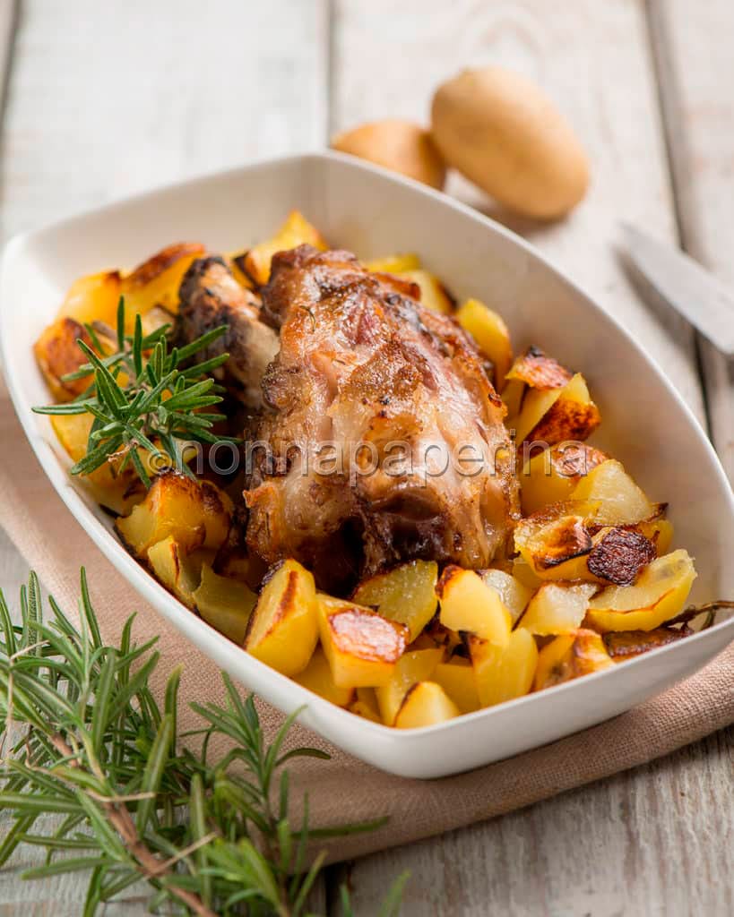 Stinco di maiale al forno Stinco di maiale al forno